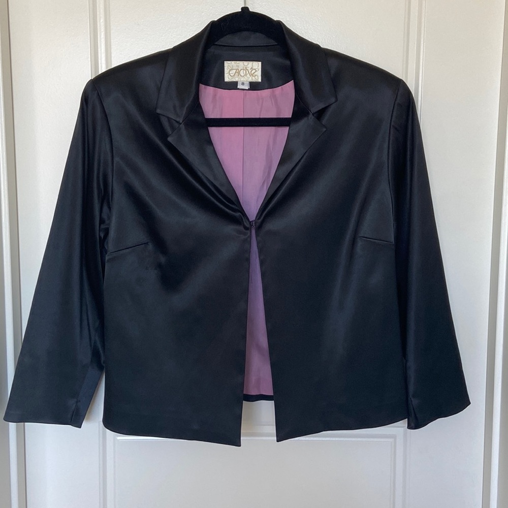 Cache 3/4 sleeve satin blazer.